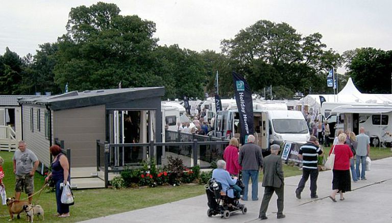 The Lawns Caravan Show 2015