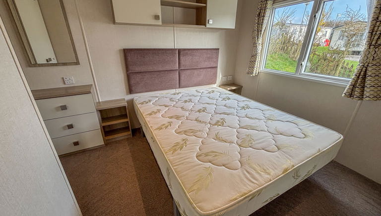 Oakdale Main Bedroom