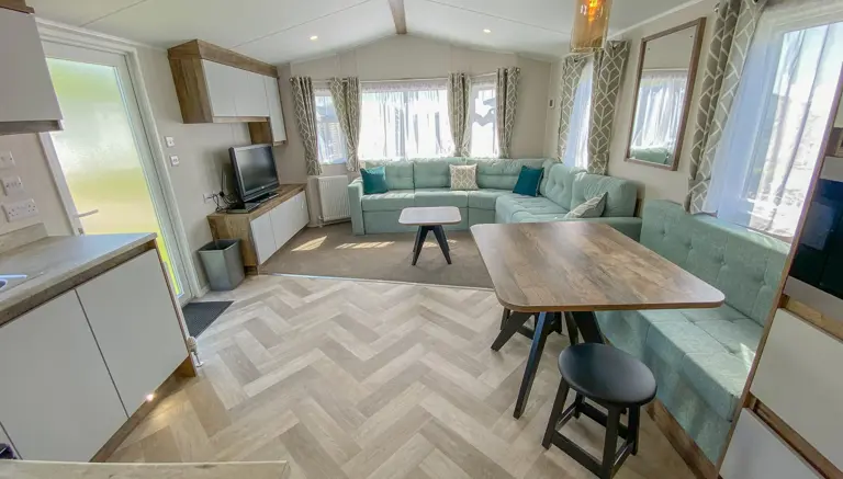 Brookwood Lounge and Kitchen