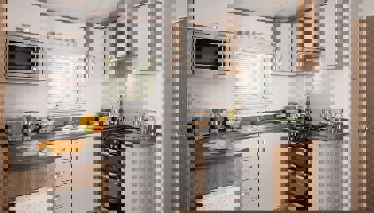Oakdale 24 Kitchen