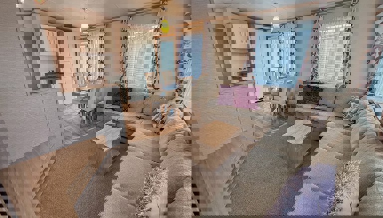 Cascade Lounge 2 Cascade Lounge 2