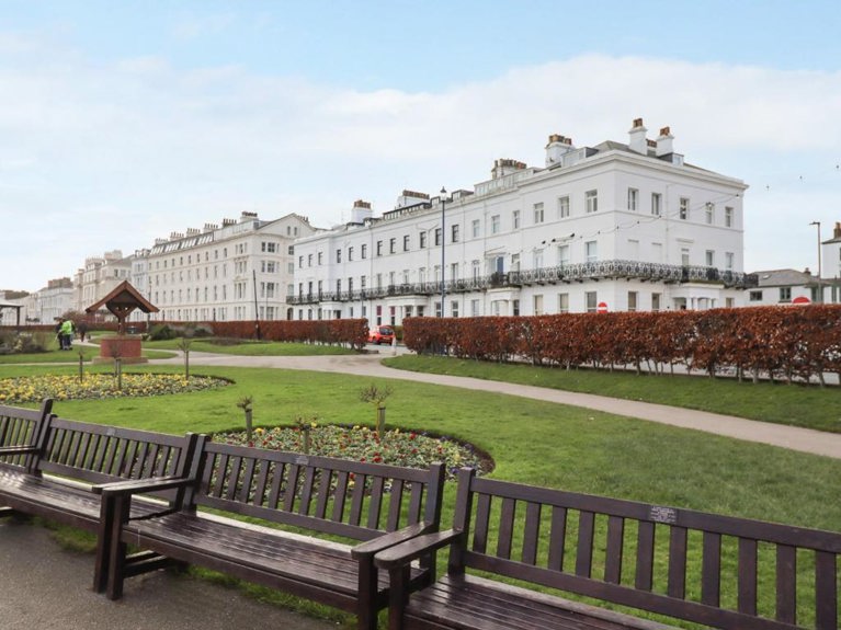 Crescent Gardens
