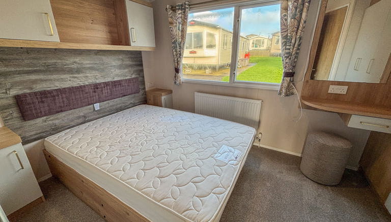 Bordeaux Main Bedroom