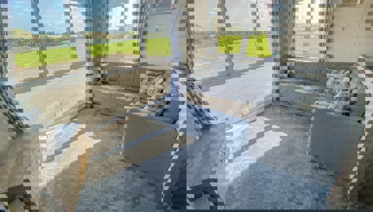 Seamist Lounge