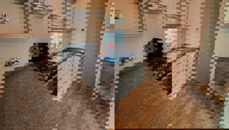 Cascade Kitchen 2 Cascade Kitchen 2