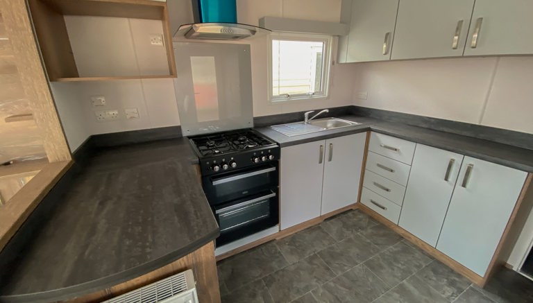 Oakdale 36' Kitchen